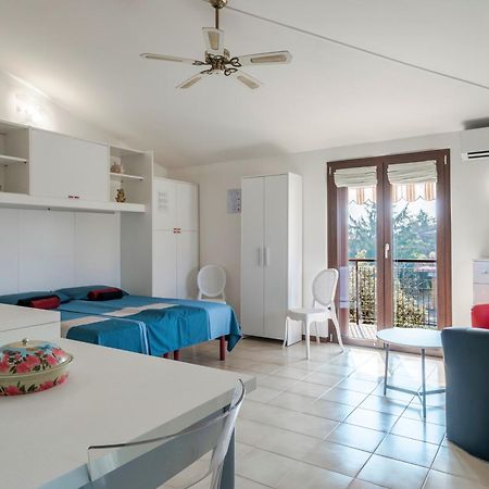 Casa Lugana 15 - Monolocale Con Piscina Fronte Lago Sirmione Zewnętrze zdjęcie