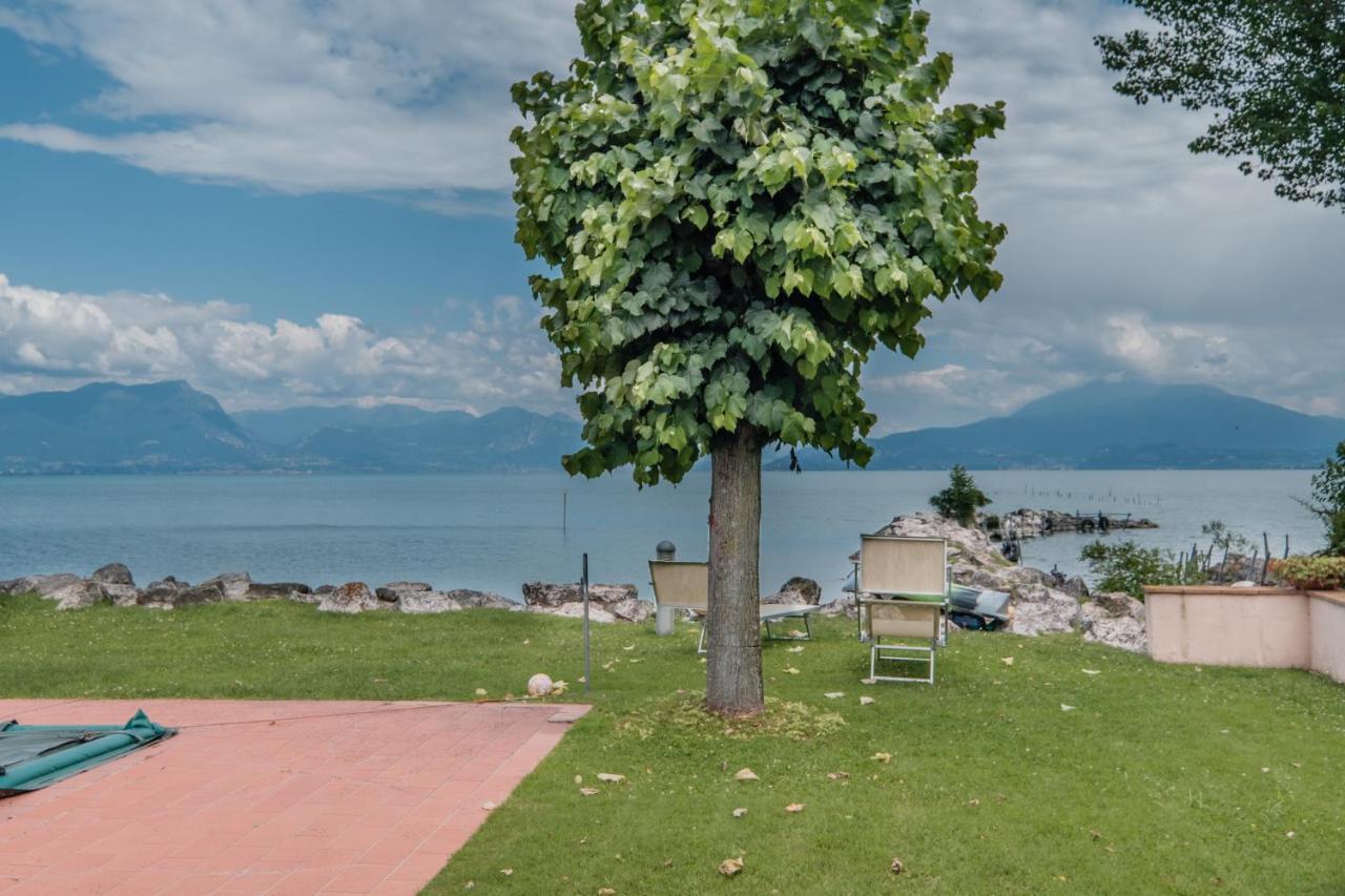 Casa Lugana 15 - Monolocale Con Piscina Fronte Lago Sirmione Zewnętrze zdjęcie