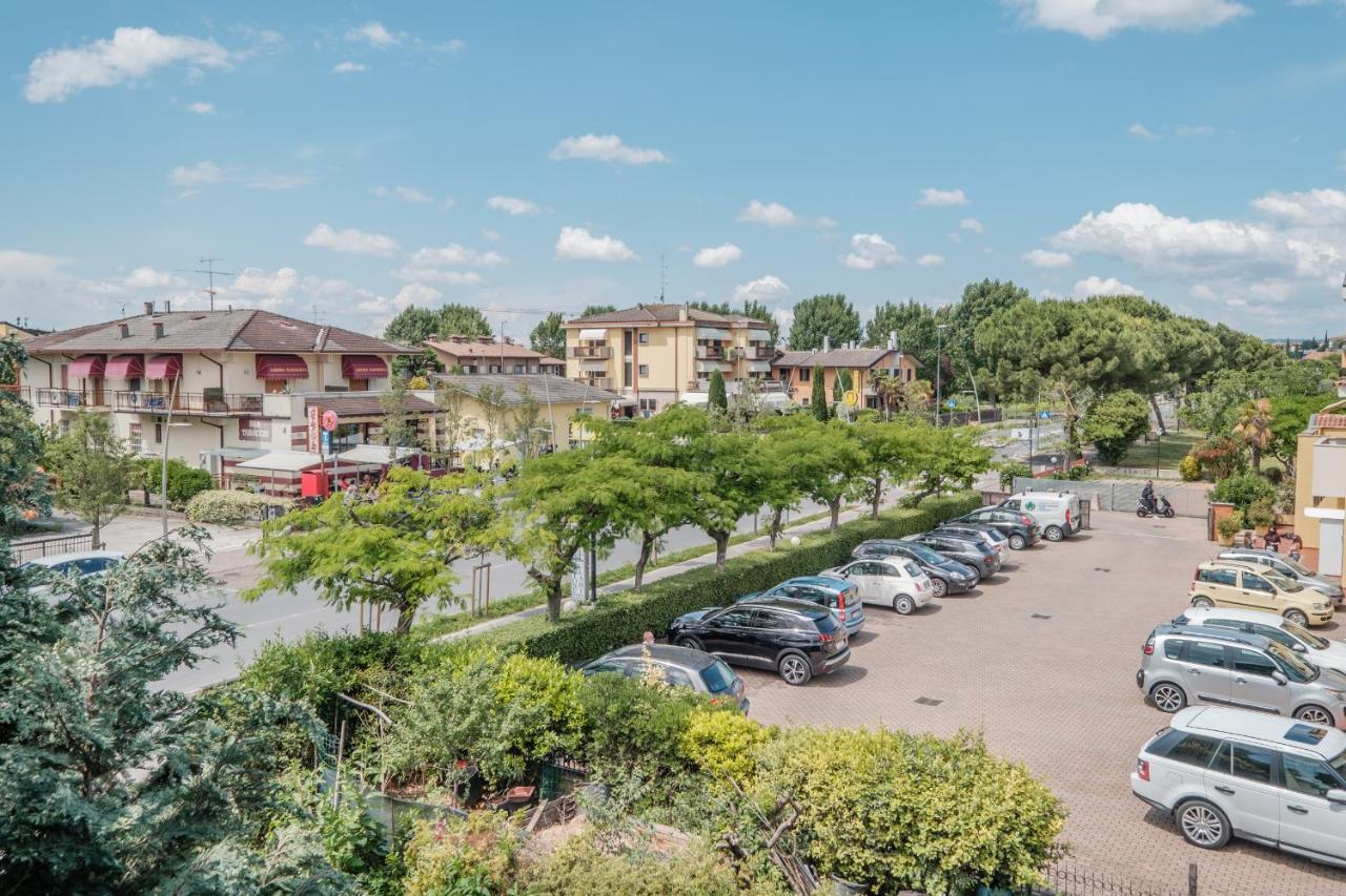 Casa Lugana 15 - Monolocale Con Piscina Fronte Lago Sirmione Zewnętrze zdjęcie