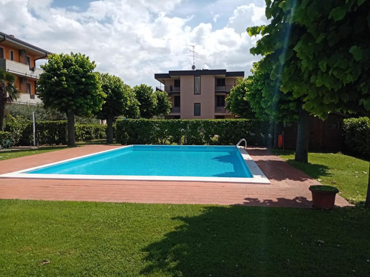 Casa Lugana 15 - Monolocale Con Piscina Fronte Lago Sirmione Zewnętrze zdjęcie