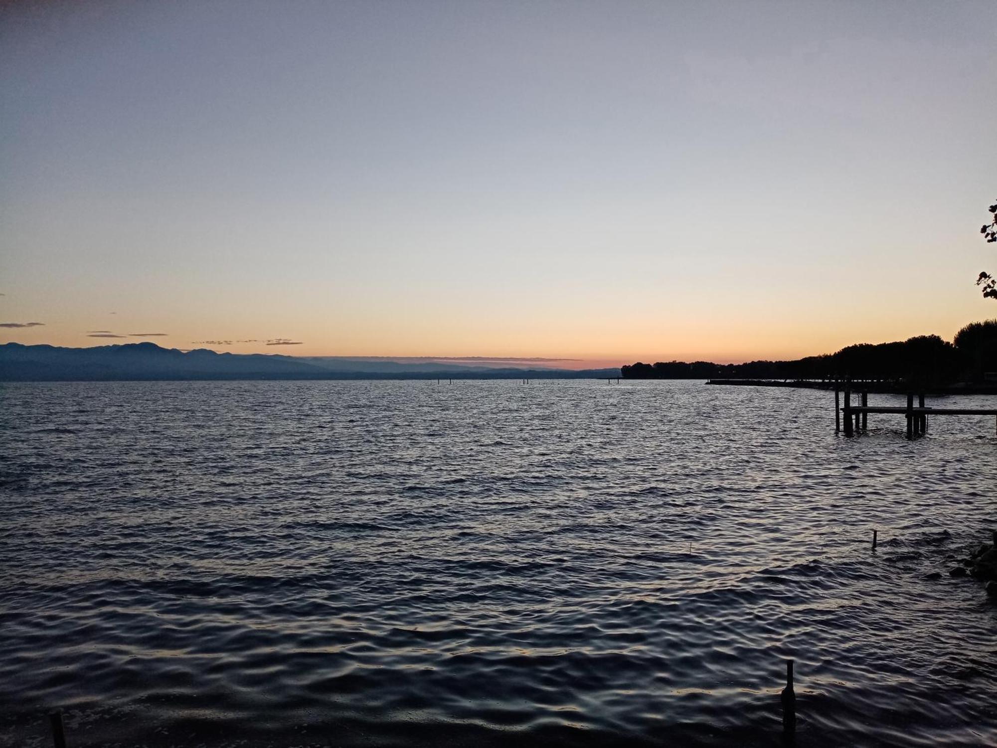 Casa Lugana 15 - Monolocale Con Piscina Fronte Lago Sirmione Zewnętrze zdjęcie
