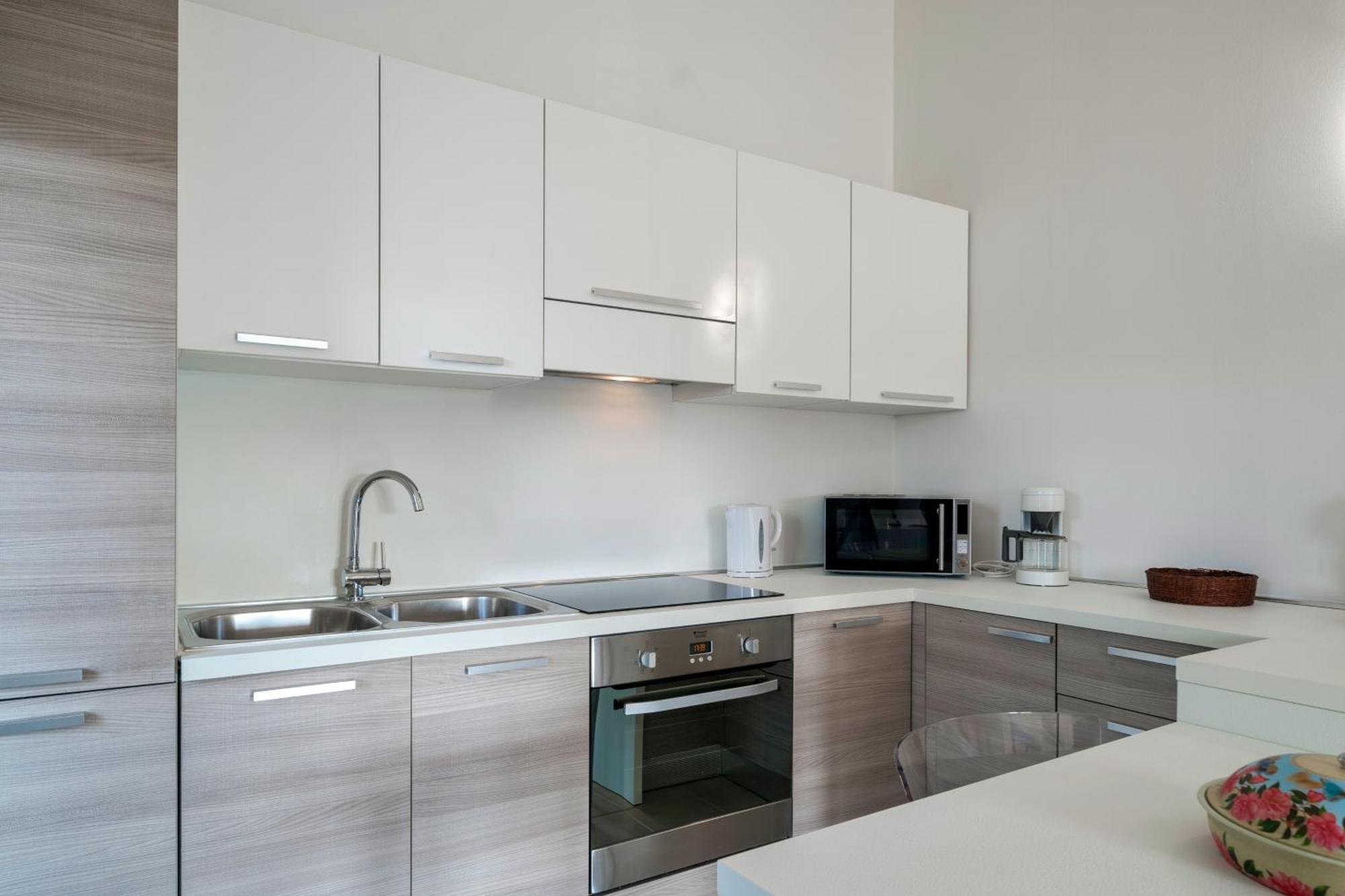 Casa Lugana 15 - Monolocale Con Piscina Fronte Lago Sirmione Zewnętrze zdjęcie