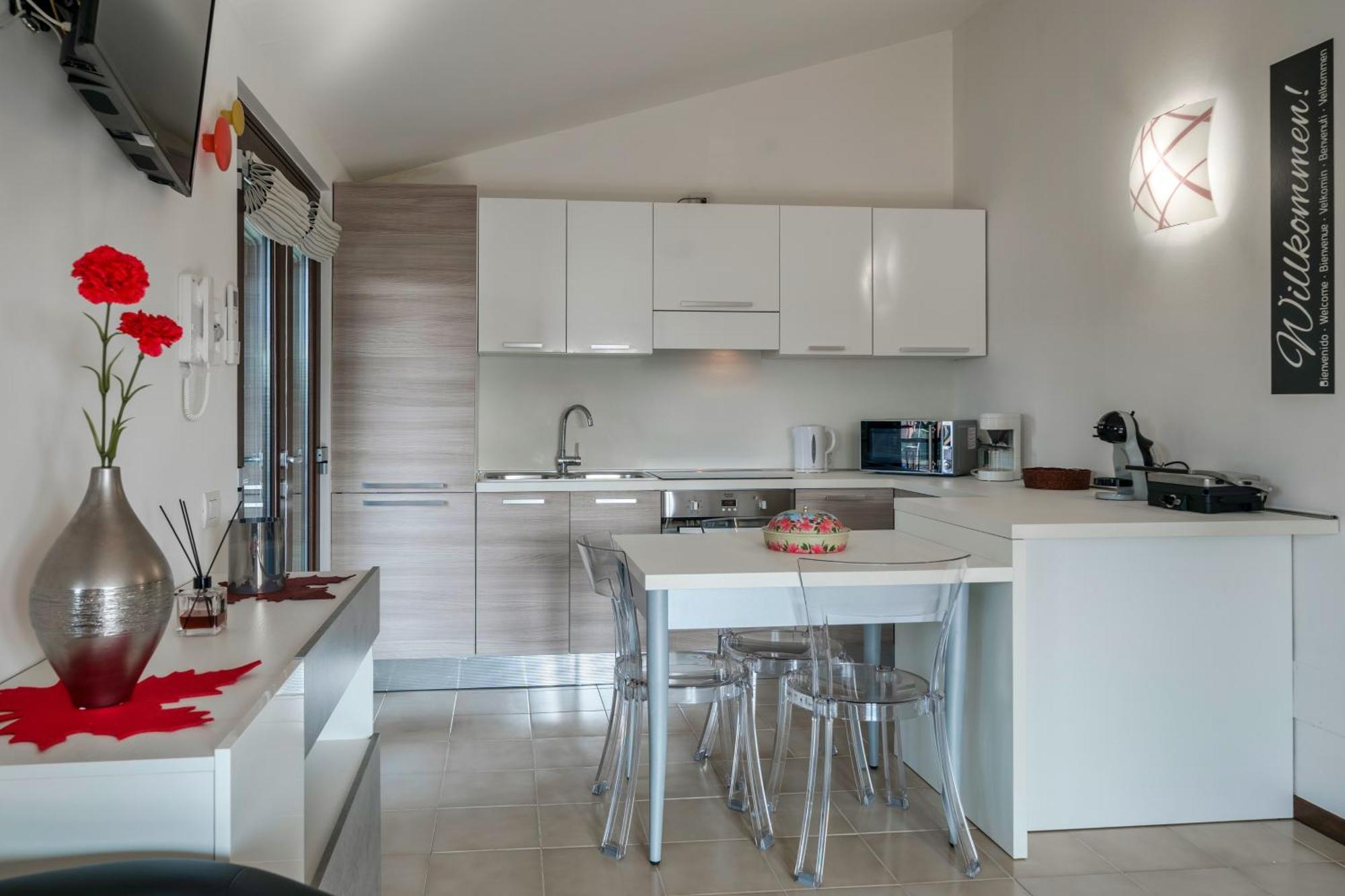 Casa Lugana 15 - Monolocale Con Piscina Fronte Lago Sirmione Zewnętrze zdjęcie